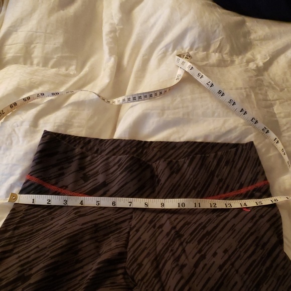 Puma yoga capris XL but they are more like a small/med - Picture 7 of 8